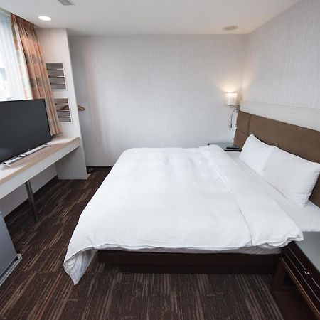 Junli Hotel Banciao Esterno foto