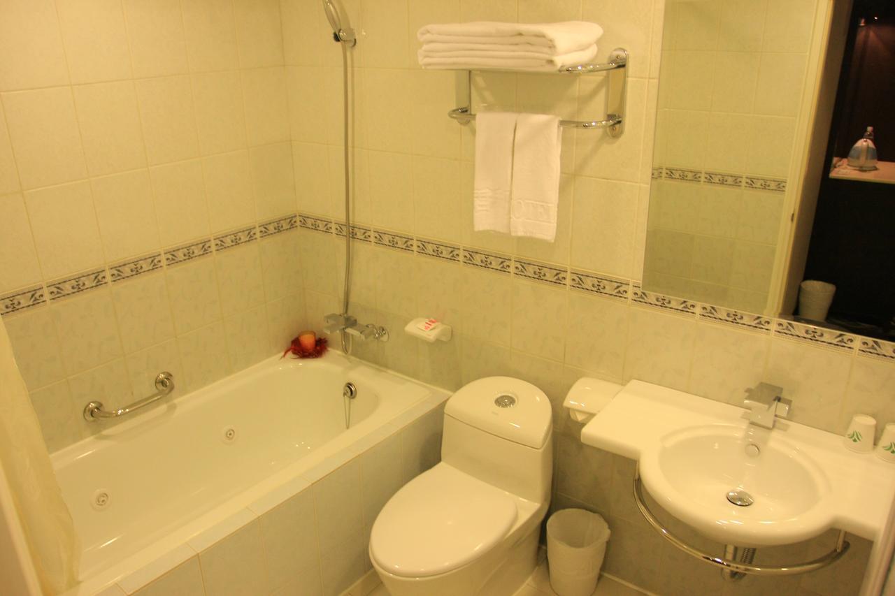 Junli Hotel Banciao Esterno foto