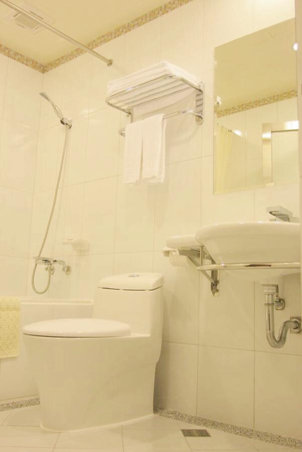Junli Hotel Banciao Esterno foto