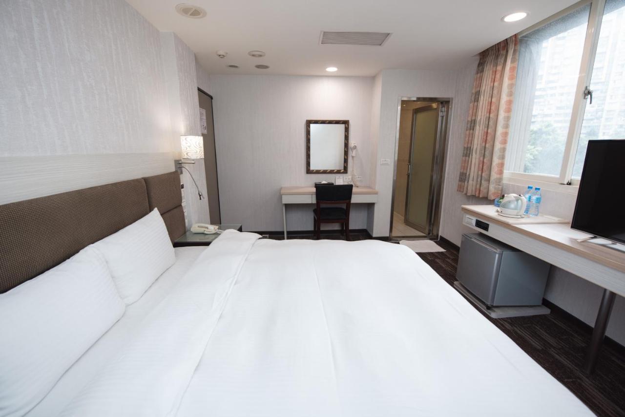 Junli Hotel Banciao Esterno foto