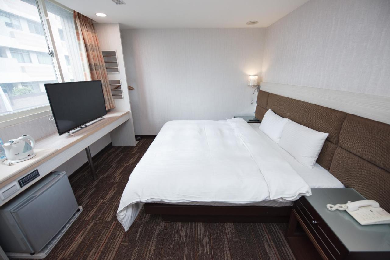Junli Hotel Banciao Esterno foto